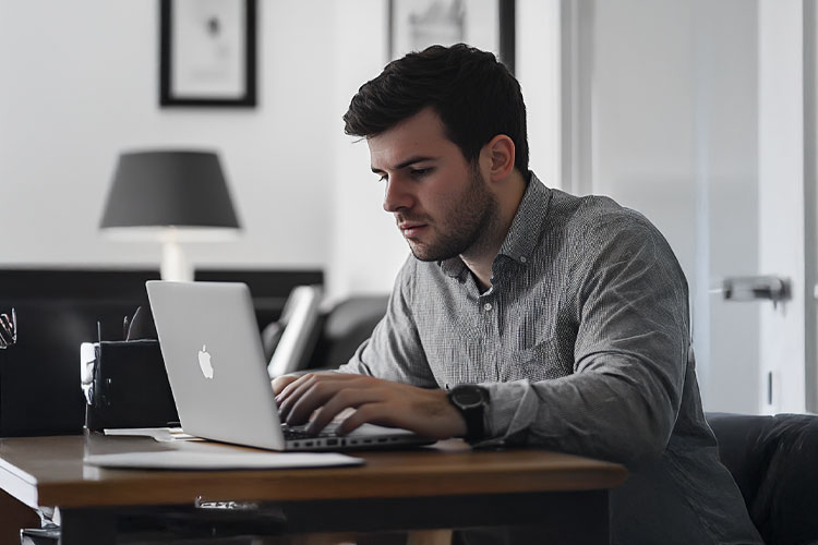 Essential Factors to consider in choosing a manufacturer FEATURED IMAGE